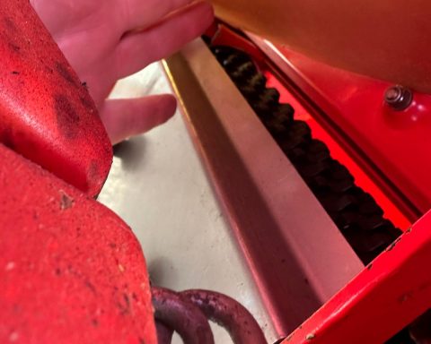 Kuhn Aero 2216 Boom Spreader