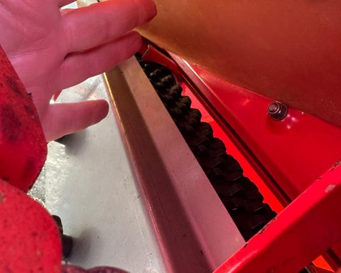 Kuhn Aero 2216 Boom Spreader