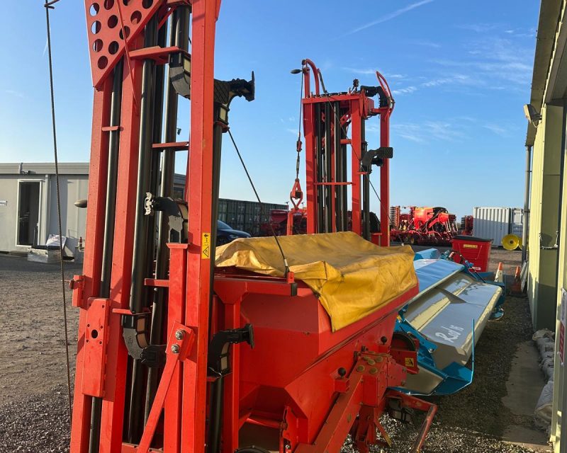 Kuhn Aero 2216 Boom Spreader