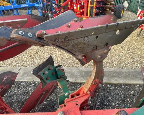 Kverneland KKLB 85-300 6f plough