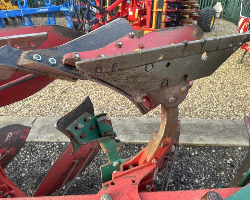 Kverneland KKLB 85-300 6f plough