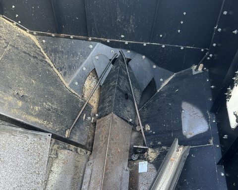 New Holland CSX 7080 HarveStar