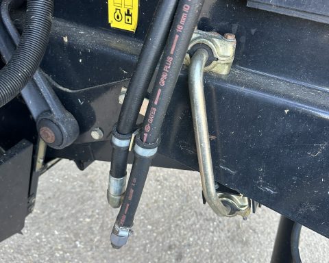 New Holland CSX 7080 HarveStar