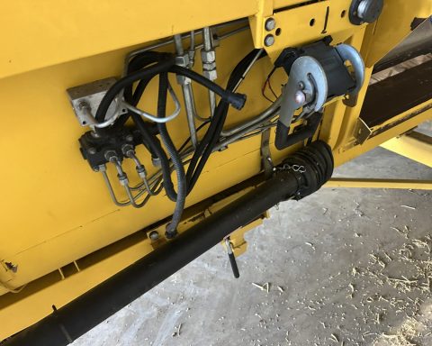 New Holland CSX 7080 HarveStar