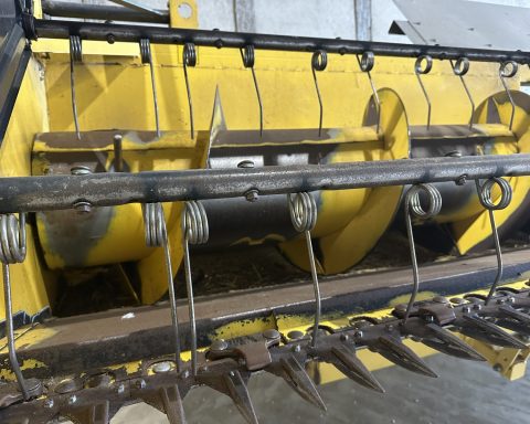 New Holland CSX 7080 HarveStar