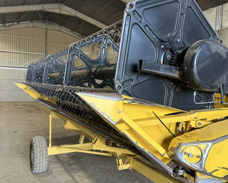 New Holland CSX 7080 HarveStar