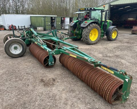 Cousins Contour 12.3m Hyd folding rolls