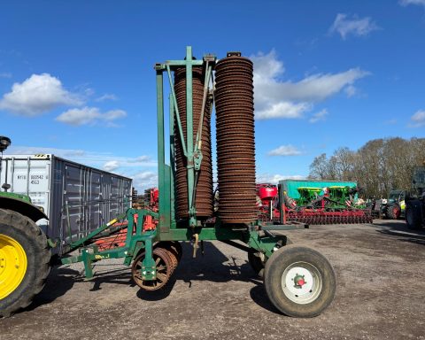 Cousins Contour 12.3m Hyd folding rolls