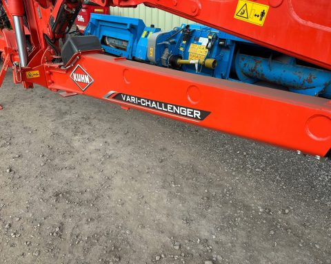 Kuhn Vari – Challenger 8 furrow