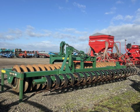 Cousins 4m rigid front press c/w razor rings & springboard levelling system