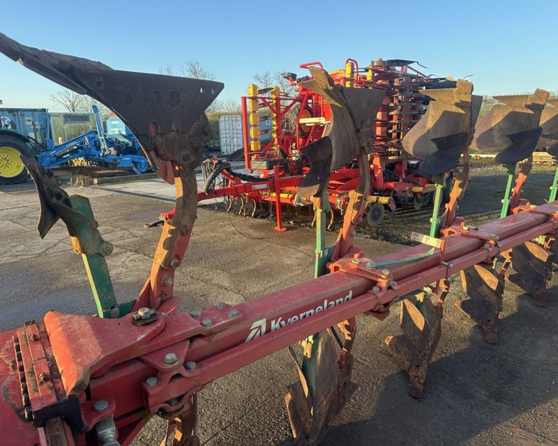 Kverneland RG100 7 FURROW