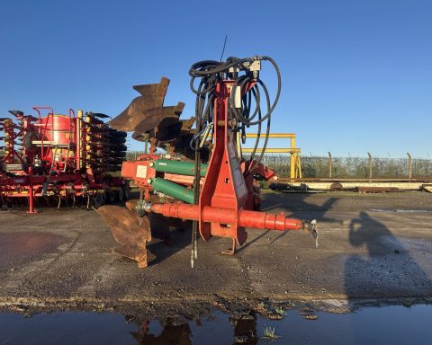 Kverneland RG100 7 FURROW