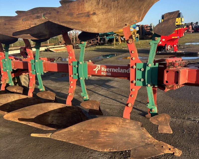 Kverneland RG100 7 FURROW