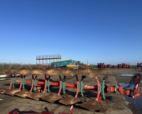 Kverneland RG100 7 FURROW