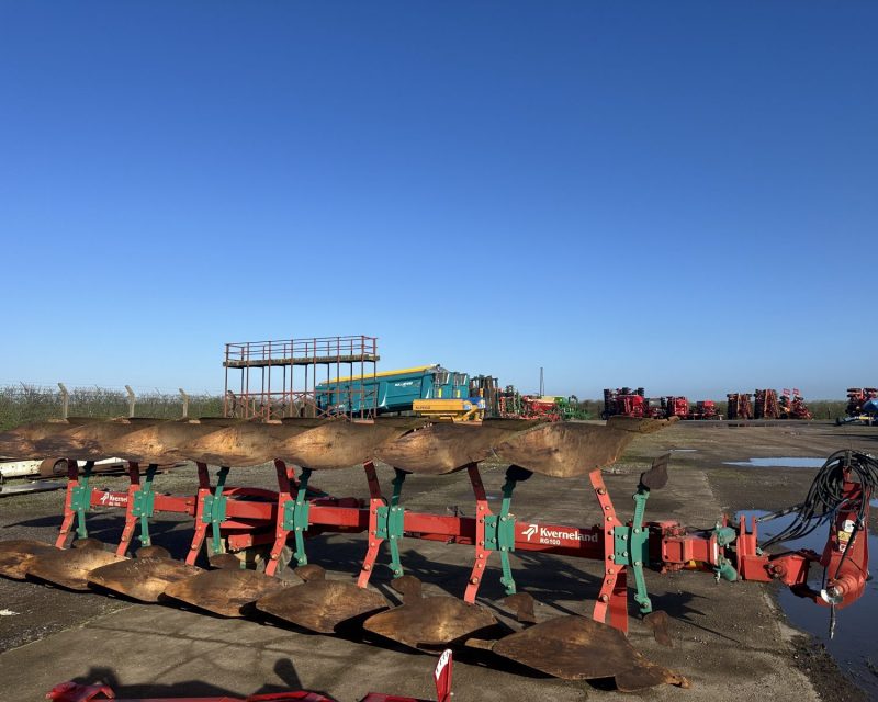 Kverneland RG100 7 FURROW