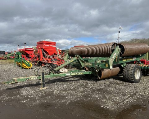 Cousins Sidewinder 12.3 plain cambridge roll 22”