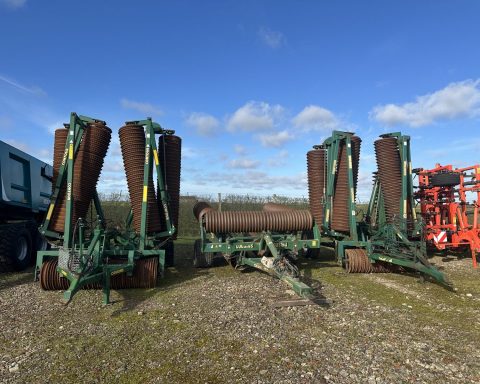 Cousins Sidewinder 12.3 plain cambridge roll 22”