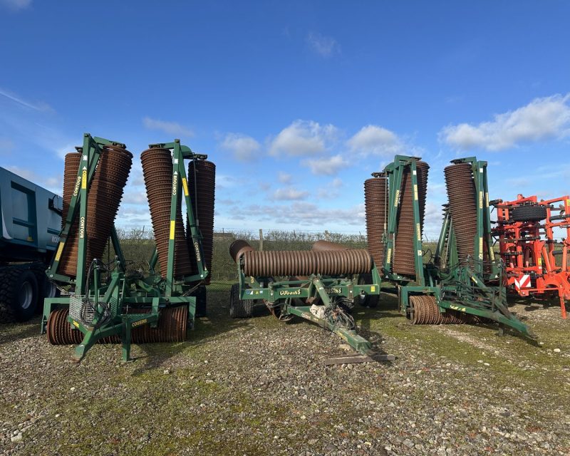 Cousins Sidewinder 12.3 plain cambridge roll 22”