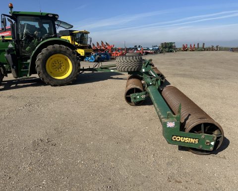 Cousins Sidewinder 12.3 plain cambridge roll 22”