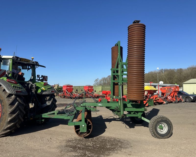 Cousins Contour 8.23m Hyd Fold Rolls