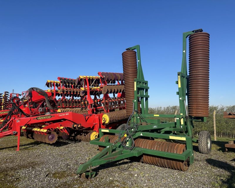 Cousins Contour 8.23m Hyd Fold Rolls