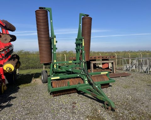 Cousins Contour 8.23m Hyd Fold Rolls