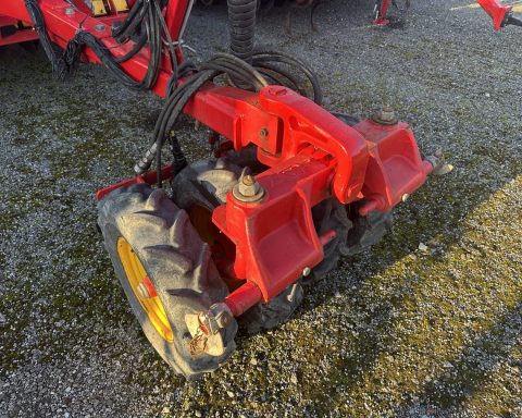 Vaderstad Pivot Packer