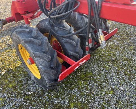 Vaderstad Pivot Packer