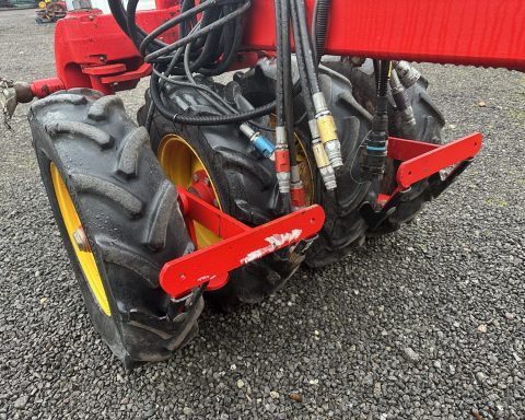 Vaderstad Pivot Packer