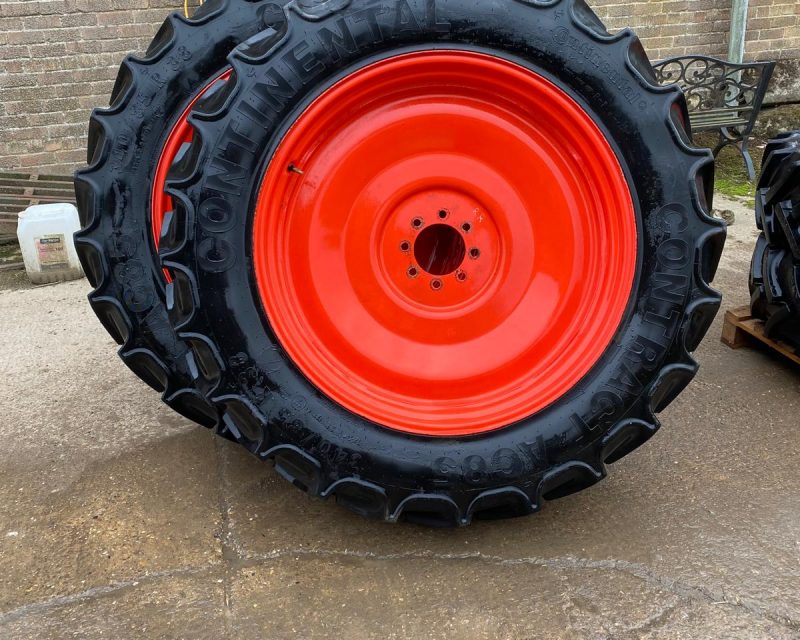 Row crop wheels 380/85xR38& 320/85xR28