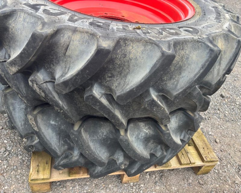 Row crop wheels 380/85xR38& 320/85xR28