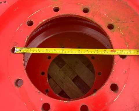 Row crop wheels 380/85xR38& 320/85xR28