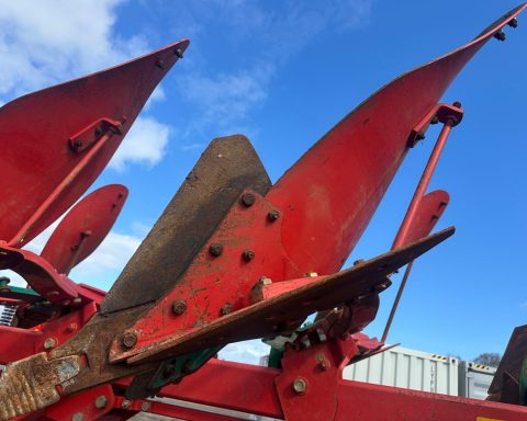 Kverneland RG100 7 FURROW