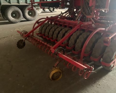 Vaderstad Rapid RDA 400 drill