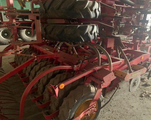 Vaderstad Rapid RDA 400 drill