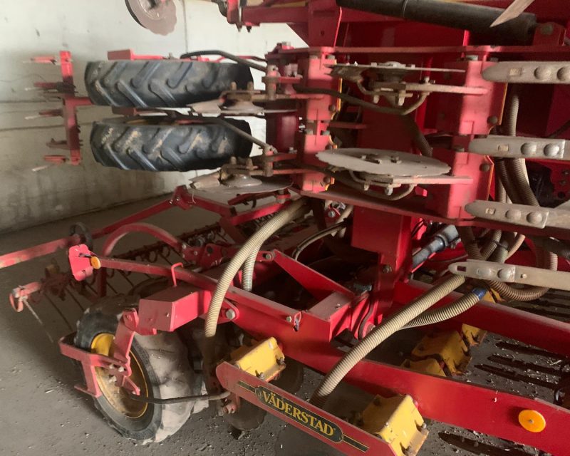 Vaderstad Rapid RDA 400 drill