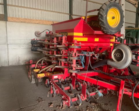 Vaderstad Rapid RDA 400 drill