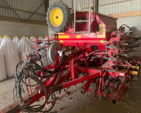 Vaderstad Rapid RDA 400 drill