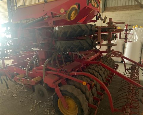 Vaderstad Rapid RDA 400 drill