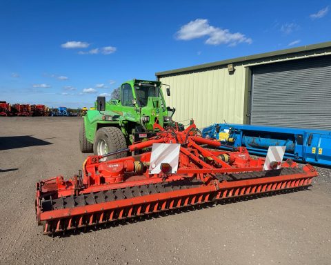 Kuhn HR5003DR Hyd folding Power-harrow