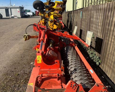 Kuhn HR5003DR Hyd folding Power-harrow