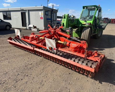 Kuhn HR5003DR Hyd folding Power-harrow