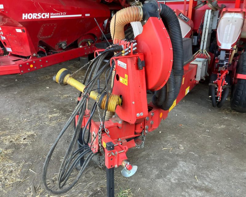 Kverneland Optima TFprofi 8 row trailed maize planter.