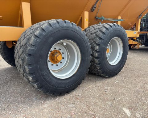 Richard Western Chaser Bin
