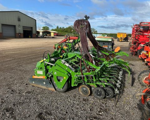 Amazone KG 4002-2 c/w: Avant 4002-2