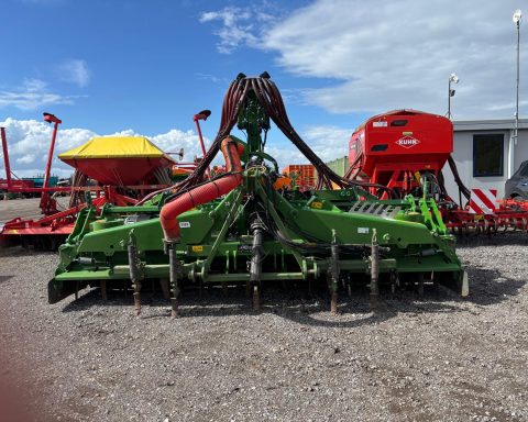 Amazone KG 4002-2 c/w: Avant 4002-2
