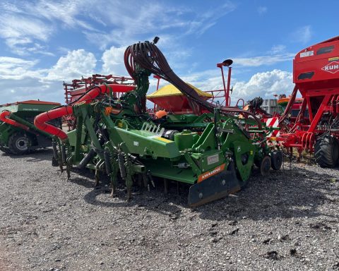Amazone KG 4002-2 c/w: Avant 4002-2