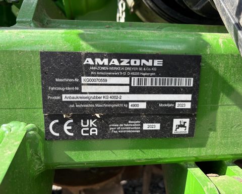 Amazone KG 4002-2 c/w: Avant 4002-2