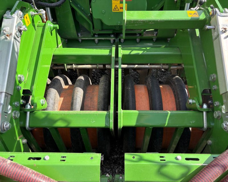 Amazone KG 4002-2 c/w: Avant 4002-2