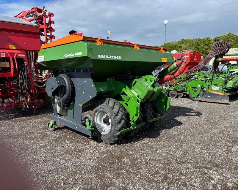 Amazone KG 4002-2 c/w: Avant 4002-2
